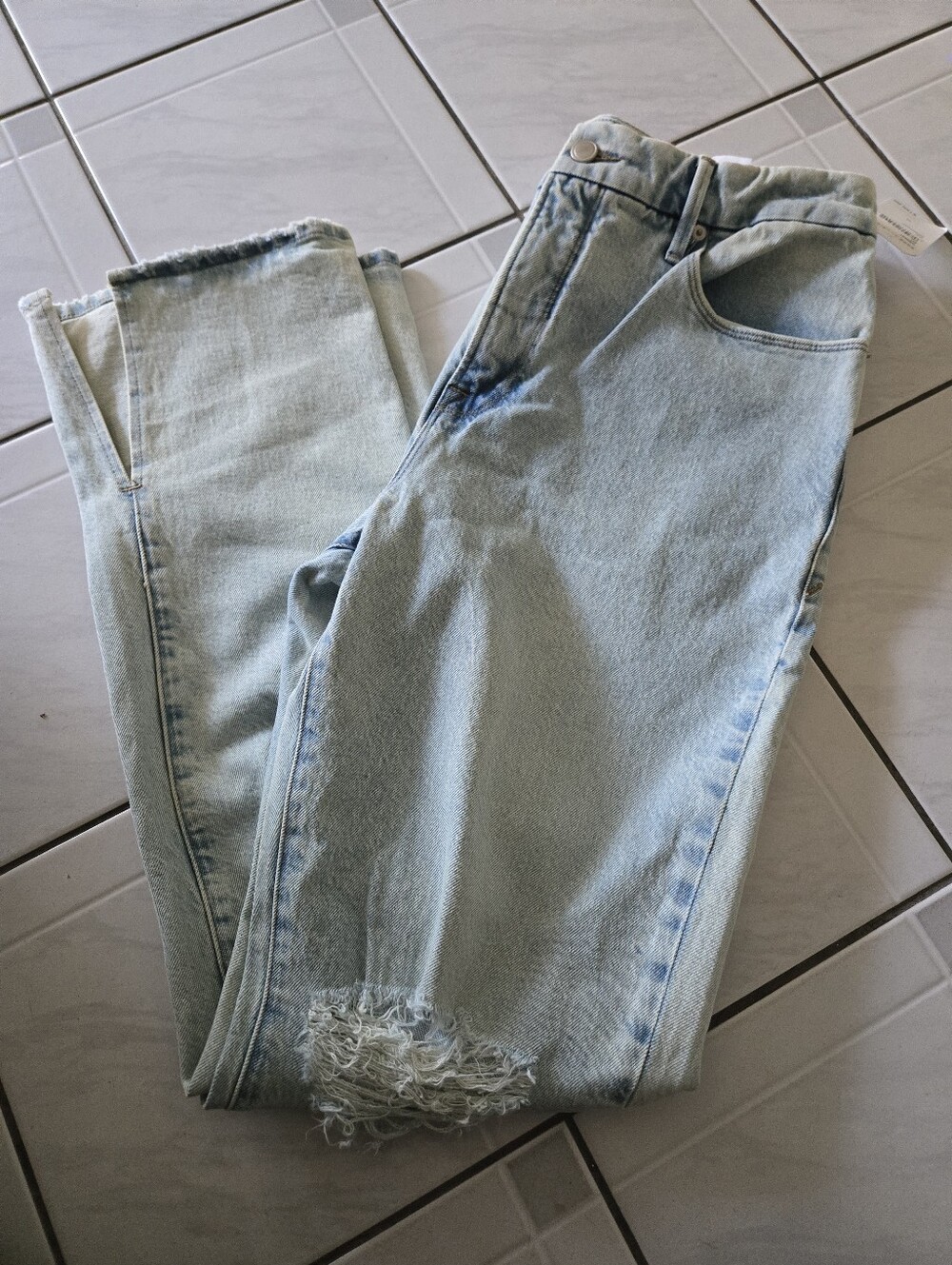 NWT Good American Good Boy Side Slit Light Wash Distressed Jeans 12/31
